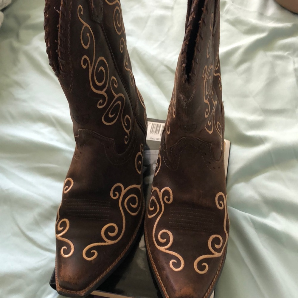 Arias boots. Size 5 1/2.